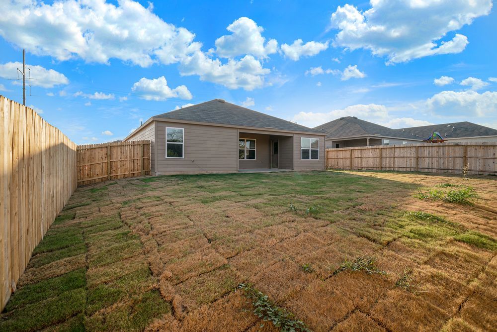 327 Valmet Dr, New Braunfels TX 78130 property image