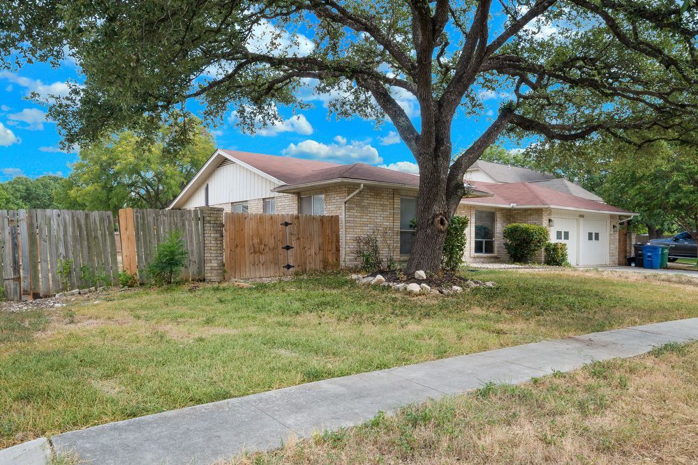 12214 Melon St, San Antonio TX 78247 property image